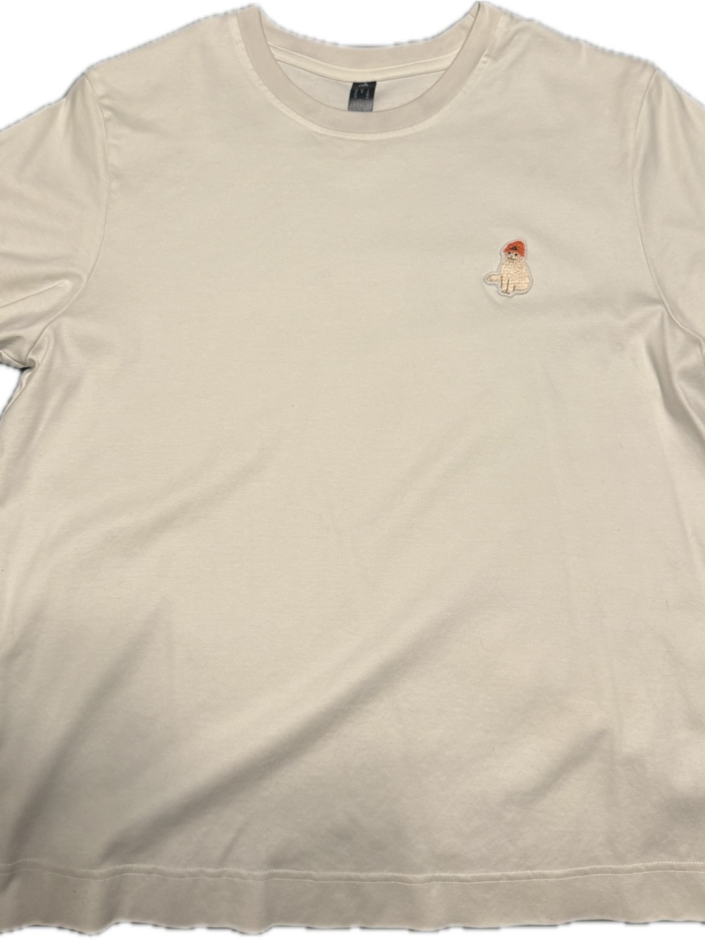 adidas NEW  Women's Cat Patch Graphic Tee Off White Cream T-Shirt JV8515 Size M